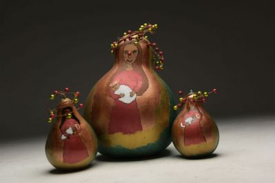 Petite Holiday Madonnas