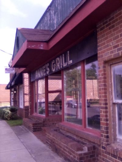 Annie's Grill in Town