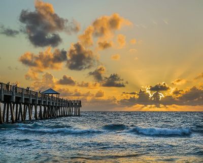 Juno Beach Pier Sunrise 20x16